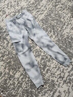 Under Armour White and Gray Striped Performance Pants Jogger Size Youth LARGE